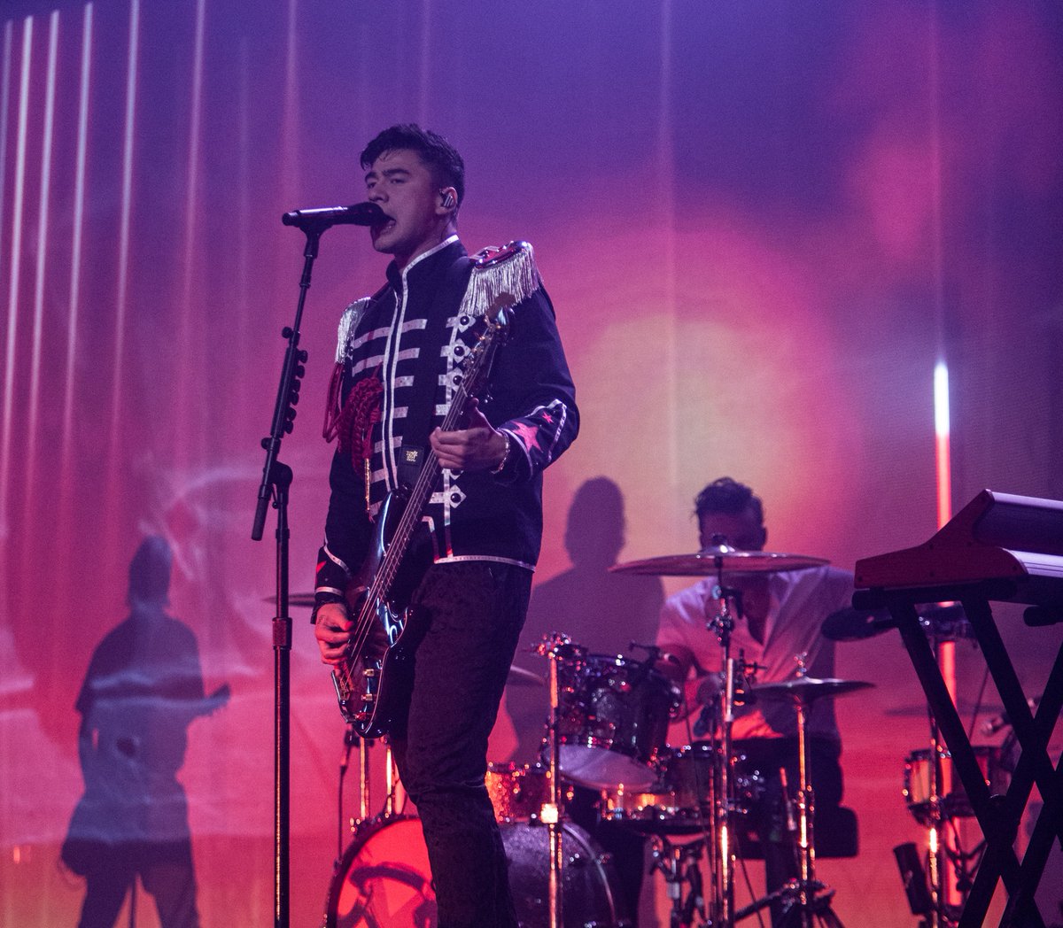 ARIA_Official's tweet photo. A very happy birthday to @Calum5SOS, bassist for 6-time #ARIAs winners and 6-time #ARIACharts toppers, @5SOS! https://t.co/szPYNRsa4G