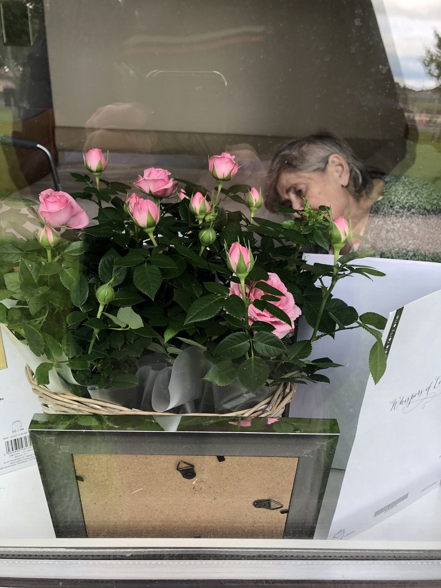 Garibaldi_red's tweet photo. @KeithWa52317386 @BorisJohnson #whatiwasdoingonthe19thJune2020 My mum’s birthday was on the 18th. Got to see her through a window. https://t.co/UZuw4SG36R