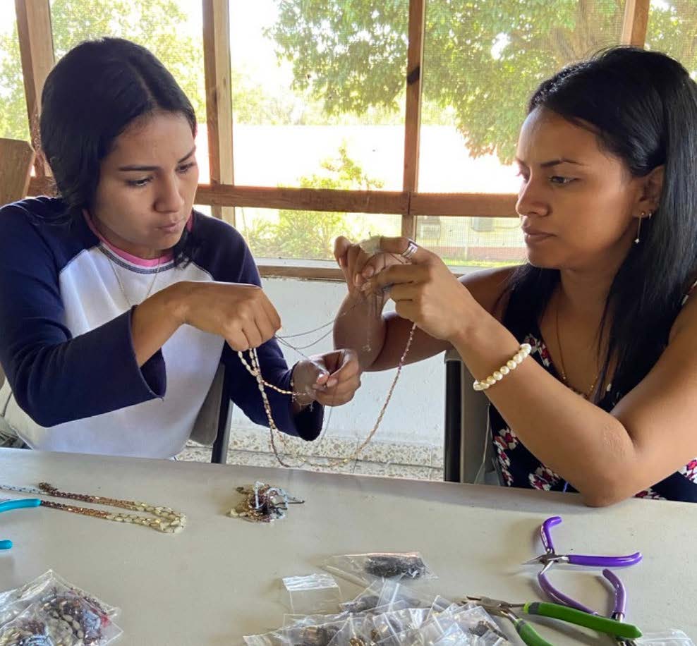 GeneralBaptist's tweet photo. Sarah Capehart tells the story about the beginning of Alegria.
Alegria means JOY! Creating safe, living wage jobs that employ women who grew up at Faith Home children’s home in Honduras. Interrupting poverty by empowering women.
Read more: https://t.co/yYxLD8KbeY https://t.co/MB6SDee0Nc