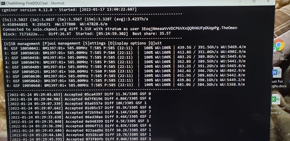 DocumentingBTC's tweet photo. This #Bitcoin miner with only a few USB sticks just found a block! And like the warehouse-sized farms they competed against, received the block reward worth 6.25 #bitcoin (over $200,000) for about 10 minutes of work!

https://t.co/aDA4KWoXva https://t.co/vTM5eHH2ZP
