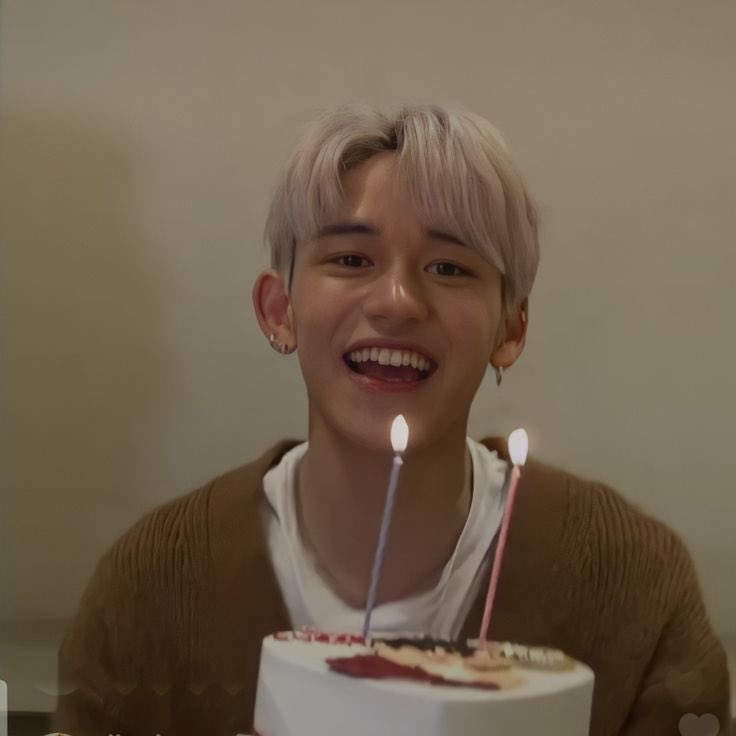 _bungeeN's tweet photo. Happy birthday Lucas I always see the vision in you
#HappyLucasDay 
#우리의_햇살_루카스_생일축하해 https://t.co/FBSmXBT0C0