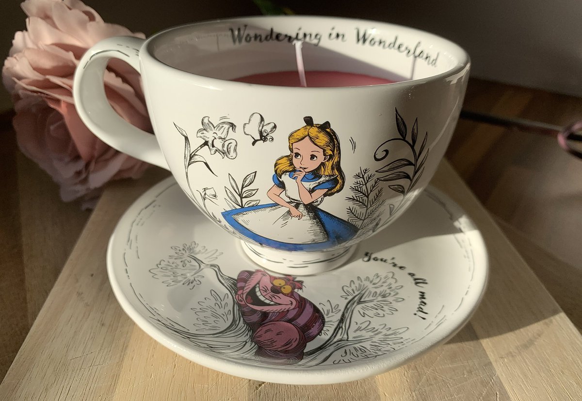 DevineDesignsNI's tweet photo. Alice in Wonderland tea cup candle 💕💕link in bio 💖💖. #disney #aliceinwonderland #handmade #irish #disneygift #giftidea #teacupandsaucer #etsy #painting #handcrafted #acrylicpainting #abstractart #colour #contrast #expressionism #acrylic #painter #irish  #northernireland #esty https://t.co/4xSnhfeMp9