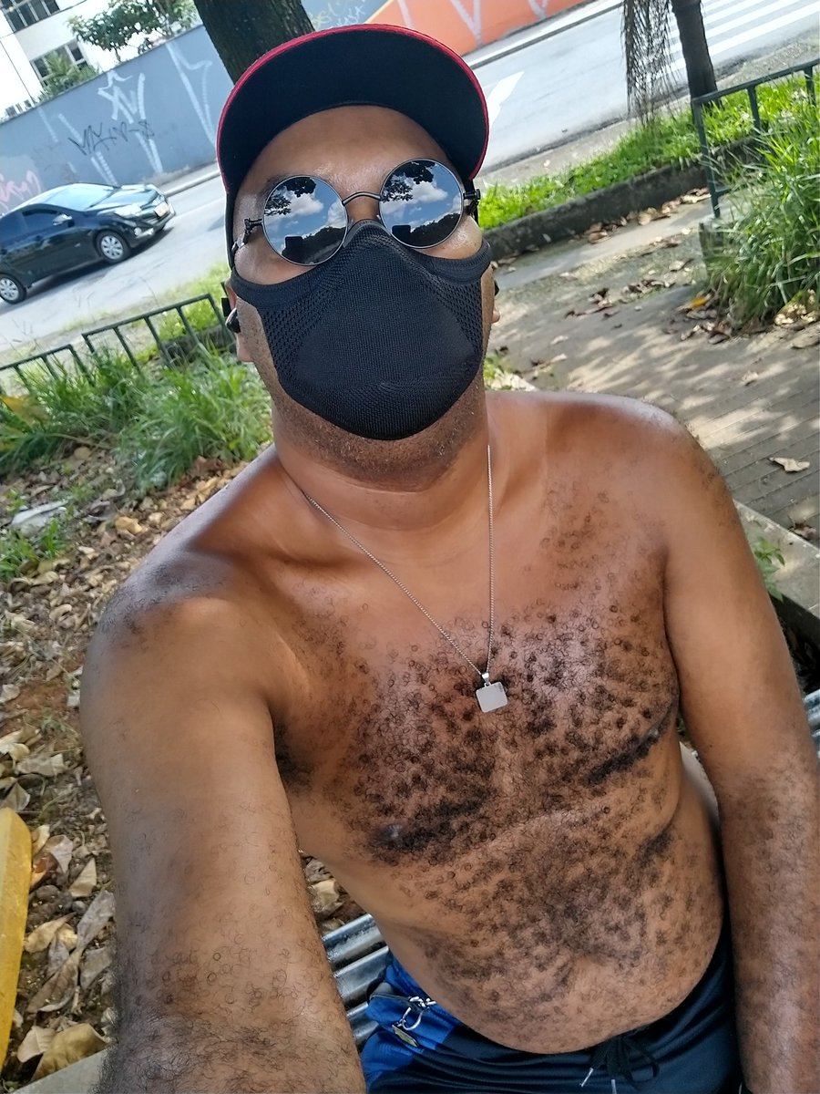 Waylan_aln's tweet photo. Me exercitando e assim e me xingaram por estar de máscara. 
Respondi com "cuida da sua vida" e a pessoa ficou ofendida.... https://t.co/sQbnS2qIk0