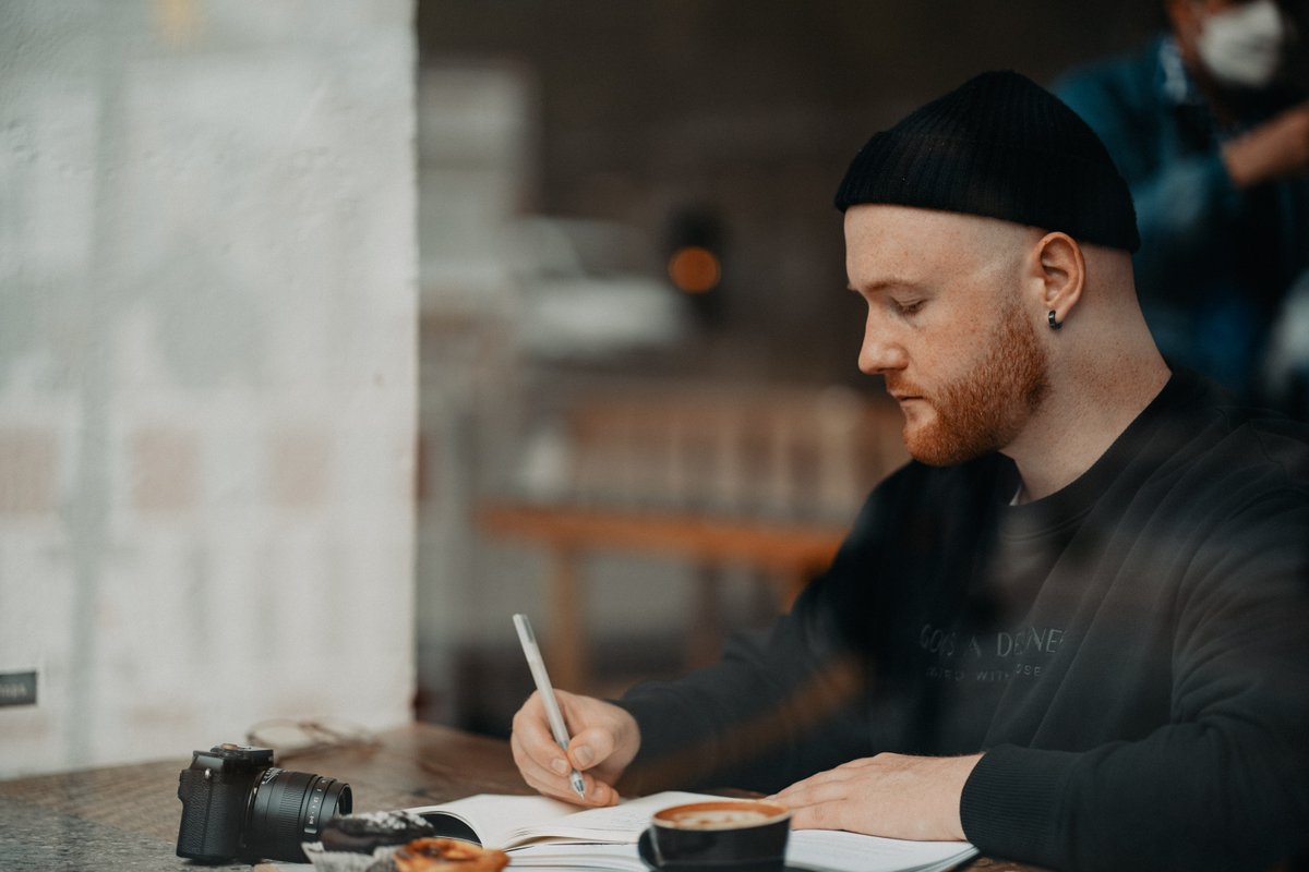 eyeuniversal's tweet photo. How #EyeUniversal distinguishes itself from the competition, is in their uniqueness in recognizing and approaching these dilemmas that the clientele come across (and their ability to turn them into an asset)! https://t.co/zBaVLvJ3Ql