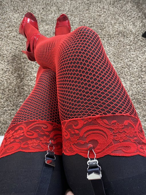Gonna shoot a sexy gay humiliation video… https://t.co/T9oXaVCbu9