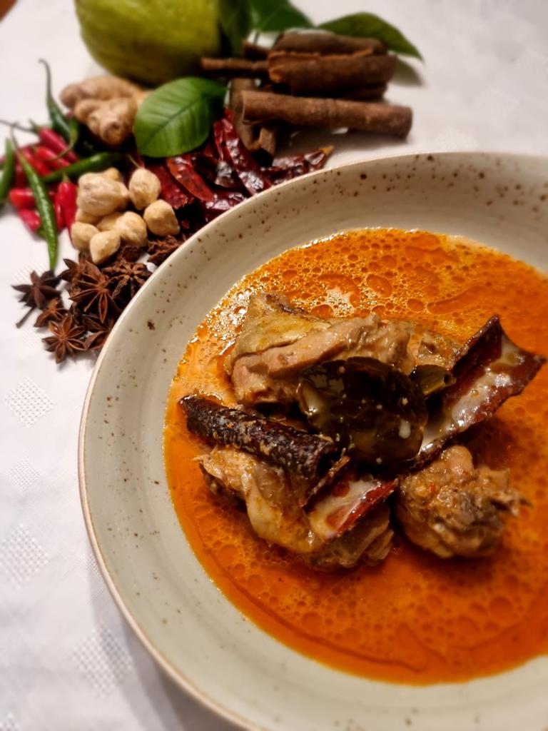 Blue Apple Catering (@blueapplebunch) on Twitter photo If you’ve never experienced authentic #Indonesian style chicken curry, now’s your chance! Blue Apple’s excellent Chef Manager Endang looks back to her homeland as she shares her fantastic East Javan inspired recipe for all to enjoy in our latest blog. 🇮🇩
blueapplecatering.co.uk/post/an-amazin… If you’ve never experienced authentic #Indonesian style chicken curry, now’s your chance! Blue Apple’s excellent Chef Manager Endang looks back to her homeland as she shares her fantastic East Javan inspired recipe for all to enjoy in our latest blog. 🇮🇩
blueapplecatering.co.uk/post/an-amazin…