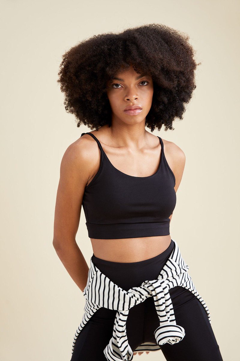 Pazartesi stilini #DeFactoFit’le mükemmelleştir! 🌟 Dolabında olması gereken basic şıklık yaratacak sporcu sütyeni incelemek için hikayeme tıkla! 😎✨ #SporGiyim #SporBra #SporTayt

Sporcu Sütyeni:🔎W8472
Tayt:🔎W7722