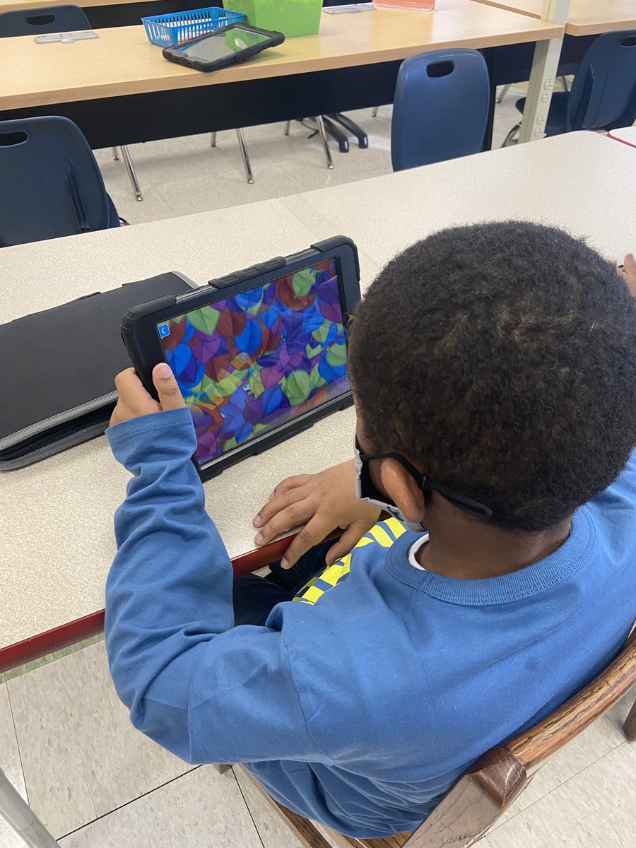 ftsd_jensen's tweet photo. Coding with Ms Grafs class!  Love it ❤️#futurereadylibs @becsjen https://t.co/3XKVXfcfpU