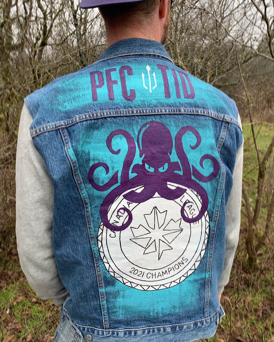 CrowandCat1's tweet photo. Marking the championship with a new jacket. #ForTheIsle #CanPL https://t.co/QqM6h4KHlV