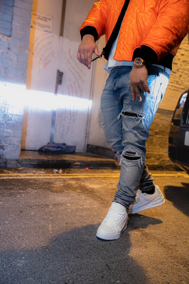 Blademusic's tweet photo. “Fake watch buster can’t bust me” ❌ https://t.co/v4FpIEr1dW