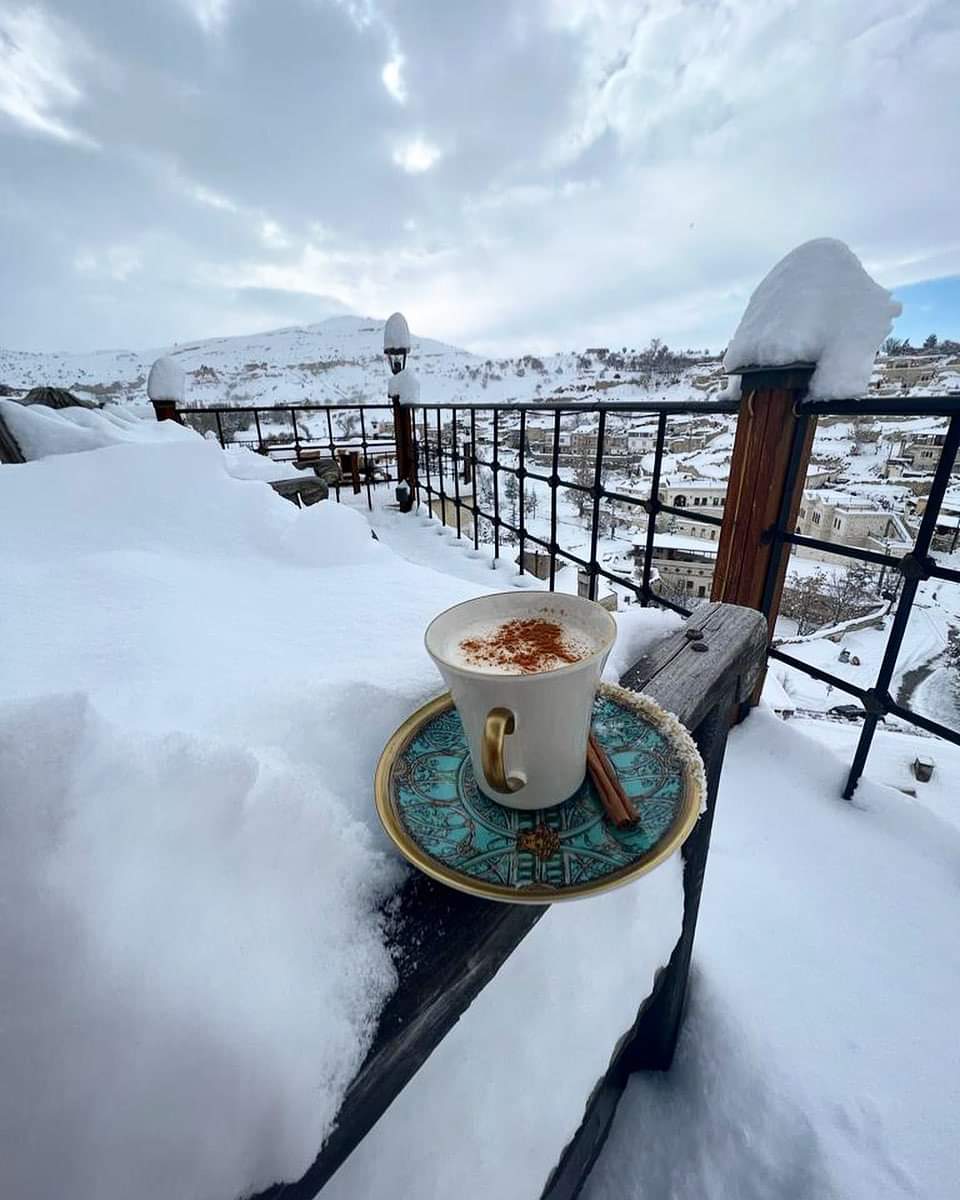 Naz47803835's tweet photo. .
🍂🍁🍂 

Varsın Olmasın Hayatta Her İstediğimiz.
Biz Olana "Elhamdülillah"
Olmayana "Eyvallah" demesinide Biliriz ...✔

🍂🍁🍂 

#MUSMUTLU_AKŞAMLAR.☕❣ https://t.co/Jr3G2avQde