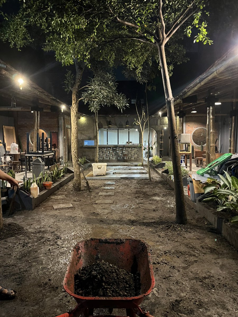 alexyeah666's tweet image. Insyallah segera buka kembali yak 🌈🌈🌈