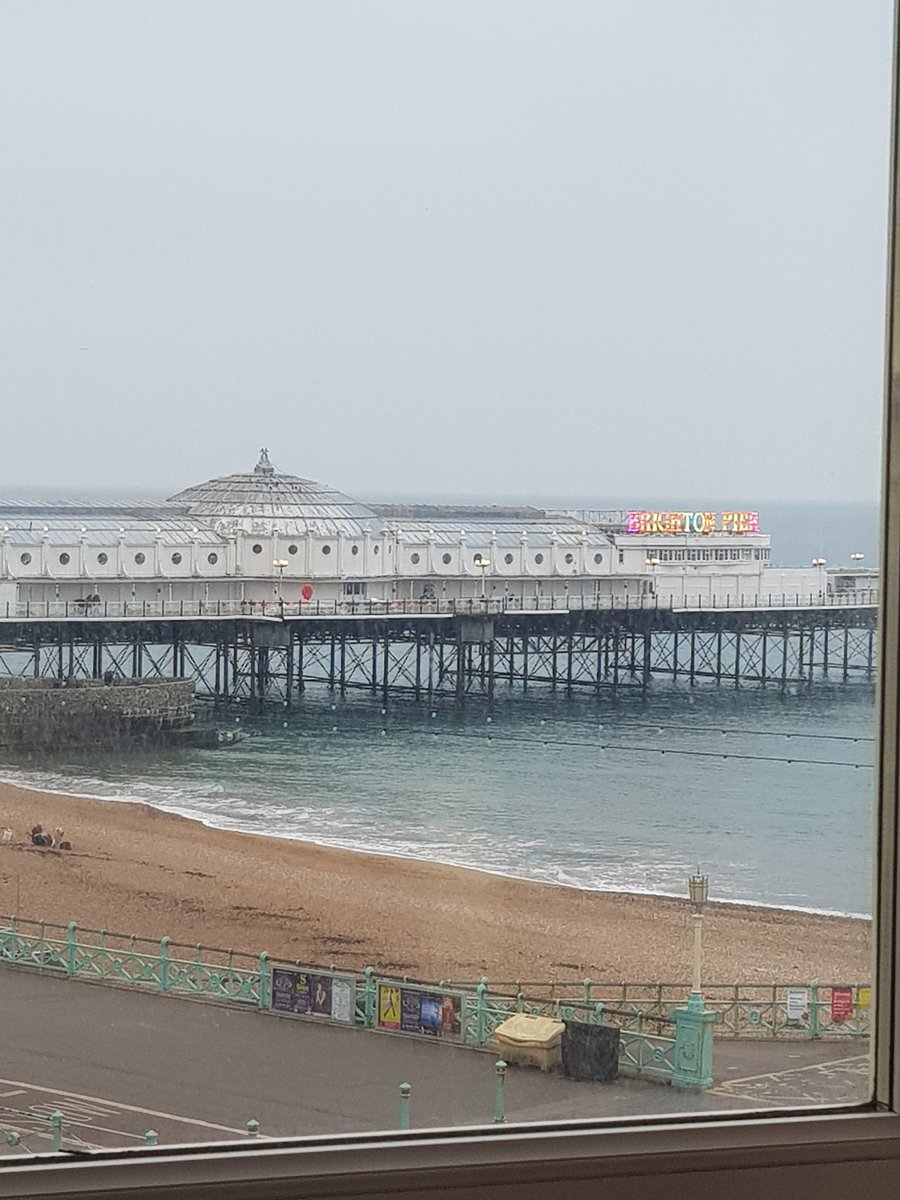 aus_vicki's tweet photo. Our view from hotel. Been great having time in Brighton with Caz. 🥂 https://t.co/QP0km6btpk