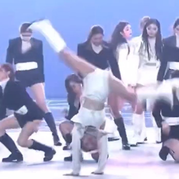 midzymoos's tweet photo. baby yeji                         itzy yeji https://t.co/tjK8CGNLLJ