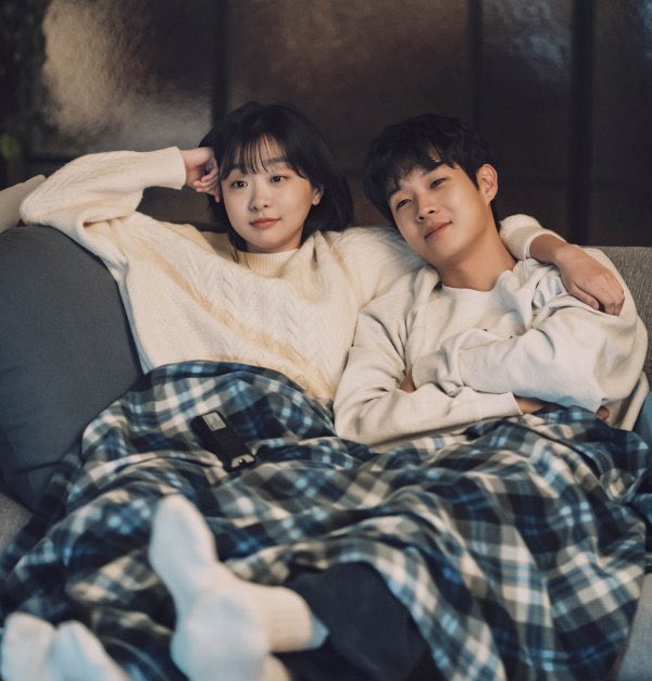kdramastanx's tweet photo. Gorgeous gorgeous kdrama couple break-up and years later fall in love again https://t.co/ftvDiRVtg5