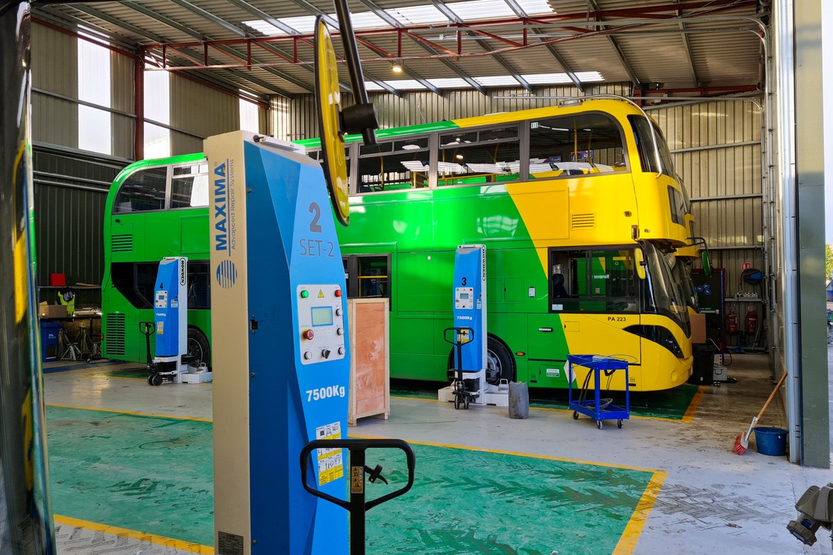 ADLbus's tweet photo. 🇮🇪 We're continuing our investment in aftermarket support for Irish customers together with our service partner, @ardeecoachtrim. In addition to their new PDI facility, we have increased parts warehouse capacity and appointed a Regional Service Manager: https://t.co/iSo5xkcHVg https://t.co/3tKmGktb5f