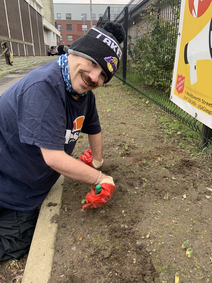 Our first day in 2022 seen us discuss plans, weed the area beside @PyramidAnderst1 (where our plants are starting to grow) and take a trip around the area setting our sights on more land to transform for the community. Huge thanks to everyone for helping 🌿💚