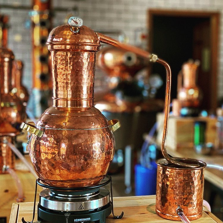 SilverstoneDist's tweet photo. Our Gin School experience is booking up fast! If you’d like to try your hand at making your own gin, you’re in luck as we have 2 stills available to book this Sat 29th. Perfect for ending #DryJan in style! 👌🏻🍸

For info and to book, head here: https://t.co/kiY5vJm53r https://t.co/KUQK8IEIdR