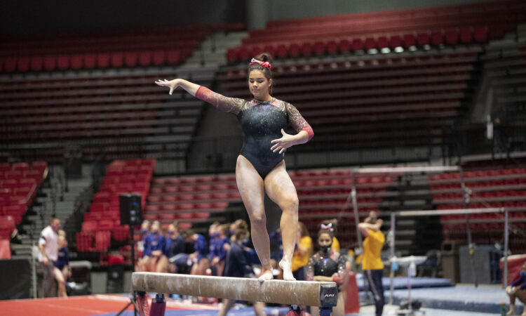 Alyssa Al-Ashari Finds Growth and New Love for the Sport at <a href="/Niugymnastics/">NIU Gymnastics</a>

"College gymnastics, especially at NIU, is amazing—it is the best thing I could ever ask for."

🔗 collegegymnews.com/2022/01/24/aly…

By Carolyn Lien #NCAAgym