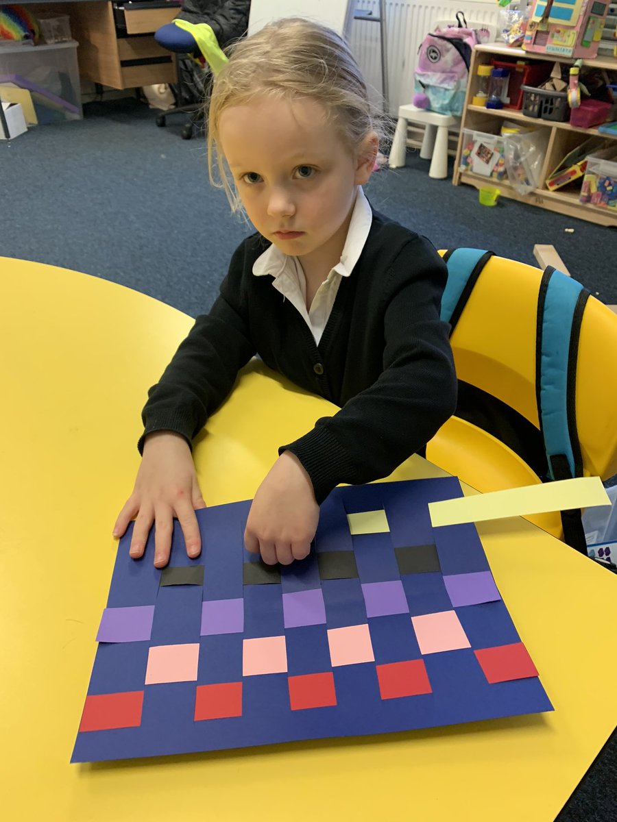 MissWilson888's tweet photo. P1 having a go at weaving their own tartan! Amazing work and resilience! https://t.co/PvAnluQKtK