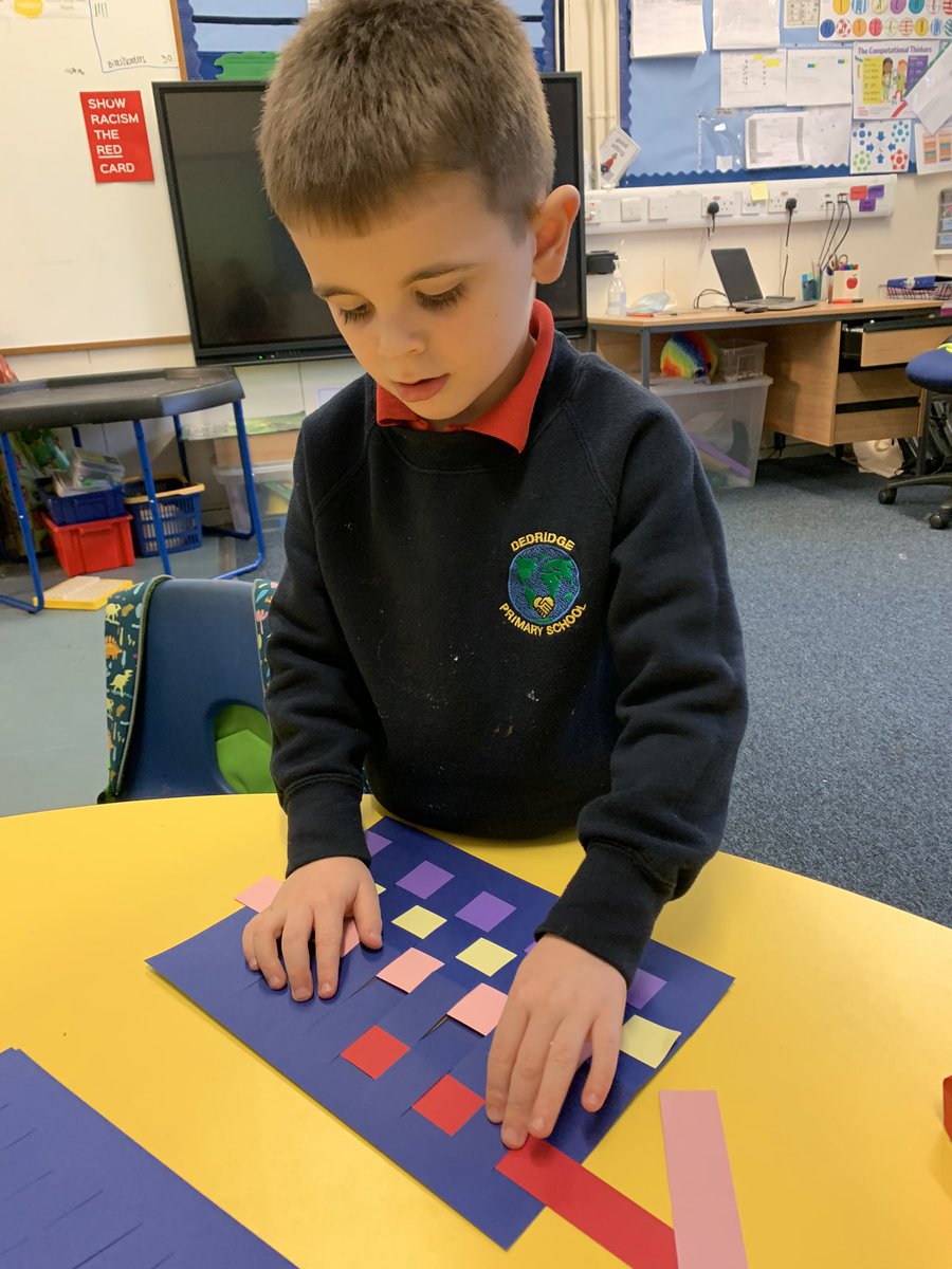 MissWilson888's tweet photo. P1 having a go at weaving their own tartan! Amazing work and resilience! https://t.co/PvAnluQKtK