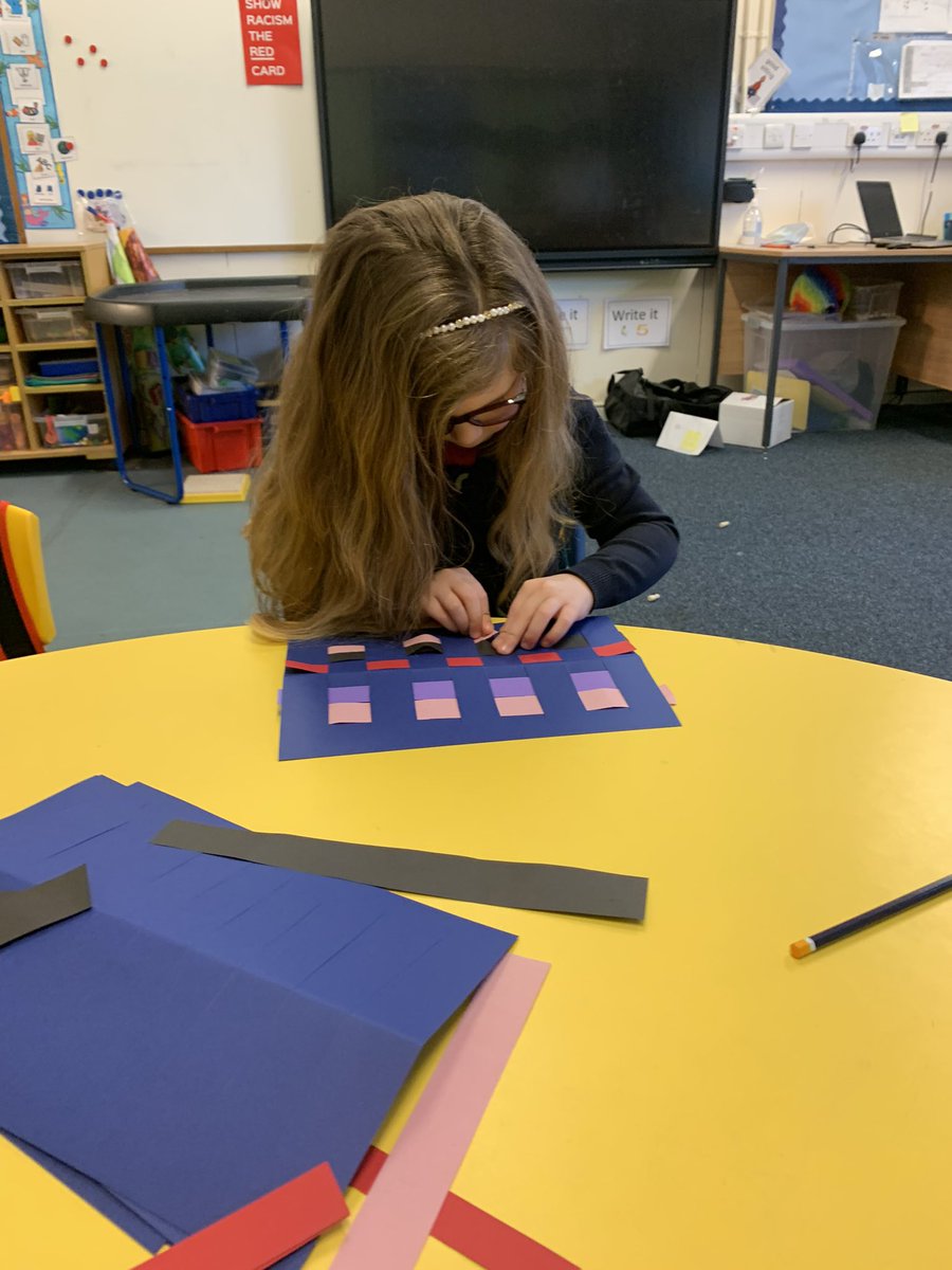 MissWilson888's tweet photo. P1 having a go at weaving their own tartan! Amazing work and resilience! https://t.co/PvAnluQKtK