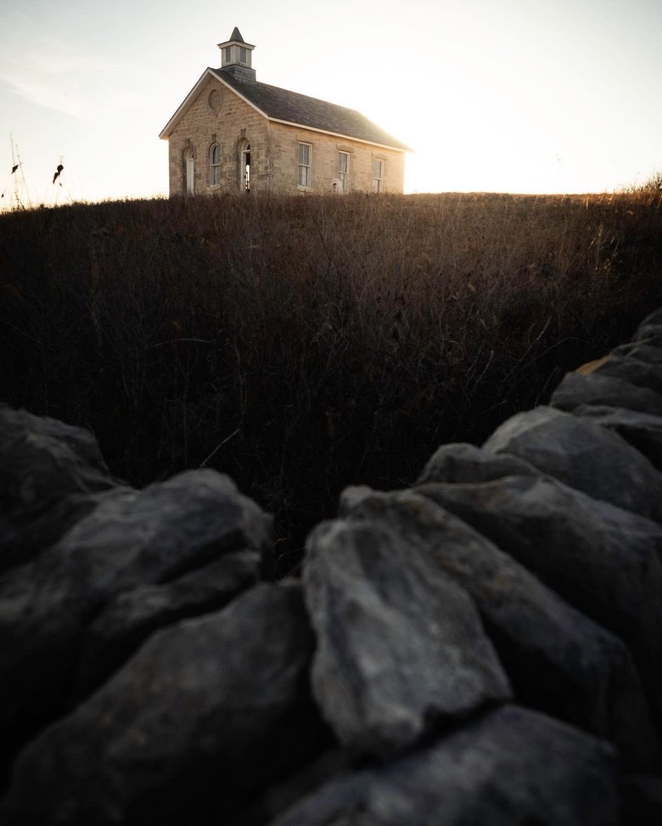 ChapmanCenter1's tweet photo. We’re in awe of this picture by McClary Photography of the Tallgrass Prairie National Preserve. We love our #FlintHills. 💜🌱
#tallgrass #onlyinks #tallgrassprairiepreserve #strongcity https://t.co/2Ph0ffXBQX