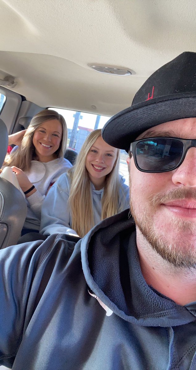 Happy 24th birthday to the best brother!!! You’re someone who can always make me laugh 😂 Hope you have the best day!