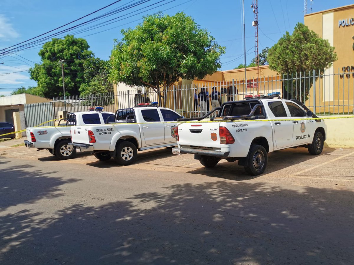 policia_py's tweet photo. del Sr. Intendente Municipal JORGE ENRIQUE CENTURIÓN, del Sr. Director de Policía del Departamento de Concepción Comisario General Inspector VÍCTOR RAMÍREZ DELGADILLO y de otras Altas Autoridades e invitados especiales.
__
#ComunicarEsServir #PoliciaPy https://t.co/jrlikAIfRu