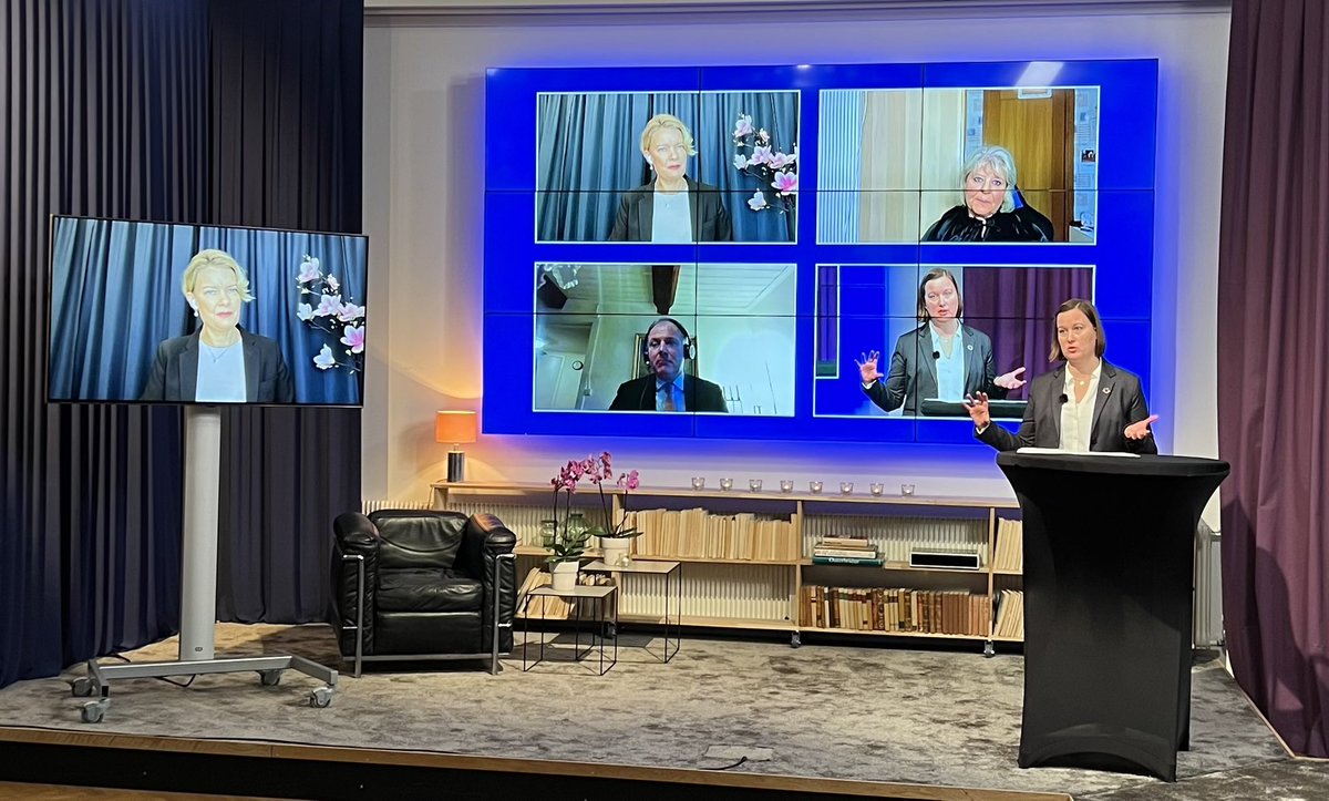 #Womenshealth -Significant Disparity in Women’s Preventive Care in focus and discussed btw <a href="/CamillaWalterss/">Camilla Waltersson Grönvall</a> <a href="/G_Tribo/">Gilbert Tribo</a> &amp; Frida Trollmyr at <a href="/Hologic/">Hologic</a> &amp; @Medicon_Valley webinar #svpol #svmed