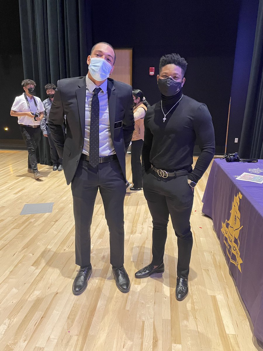 𝑴𝒐𝒏𝒅𝒂𝒚 𝑴𝒆𝒏𝒕𝒐𝒓/𝑴𝒆𝒏𝒕𝒆𝒆 𝑫𝒖𝒐
Luc Eklou and Kaleb Lockwood became a mentor/mentee duo in October 2021. Luc is a Industrial Distribution and Logistics major, while Kaleb majors in Hospitality Management. Their favorite memory is playing giant Jenga at Fall Retreat!