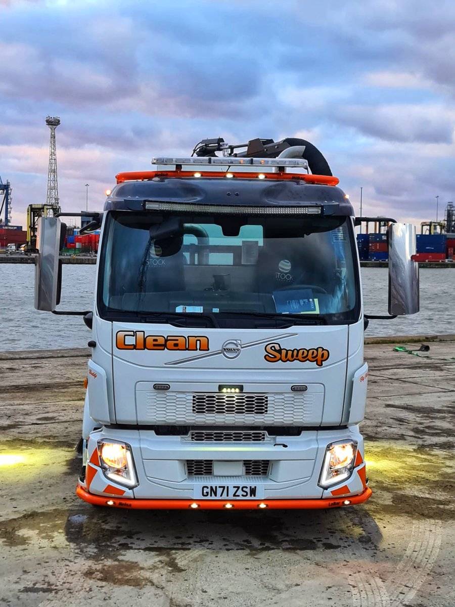 KelsaTrucks's tweet photo. Many thanks to Ian and Danny Herbert at Cleansweep for sharing these images of their new Volvo FL complete with #Kelsa #HiBar #LoBar powder coated orange. Very smart 👀 https://t.co/i9sQYyEIlN