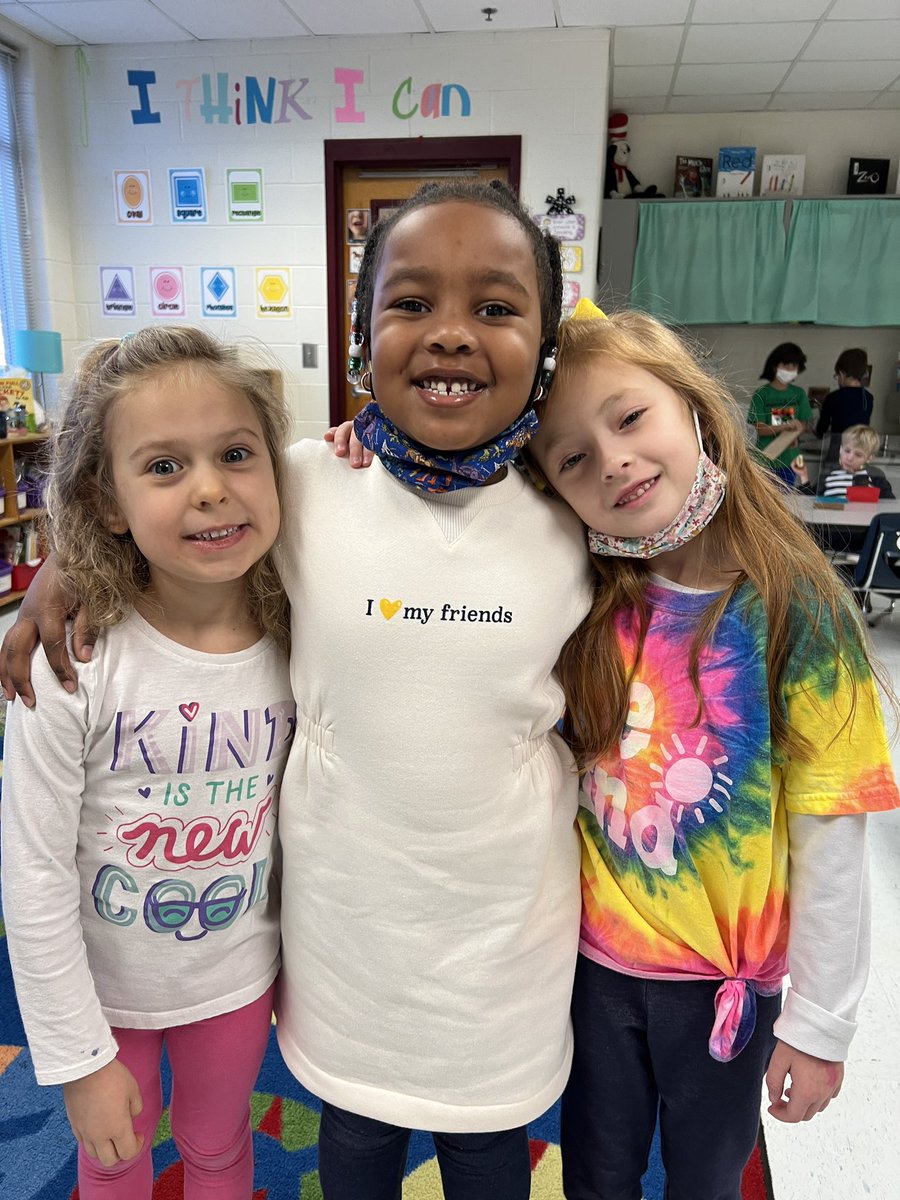 loveMrsG's tweet photo. Kinder friends showing love and kindness this week! Sweetness all around!!! #teamminter #GreatKindnessChallenge https://t.co/LTqbgyR006