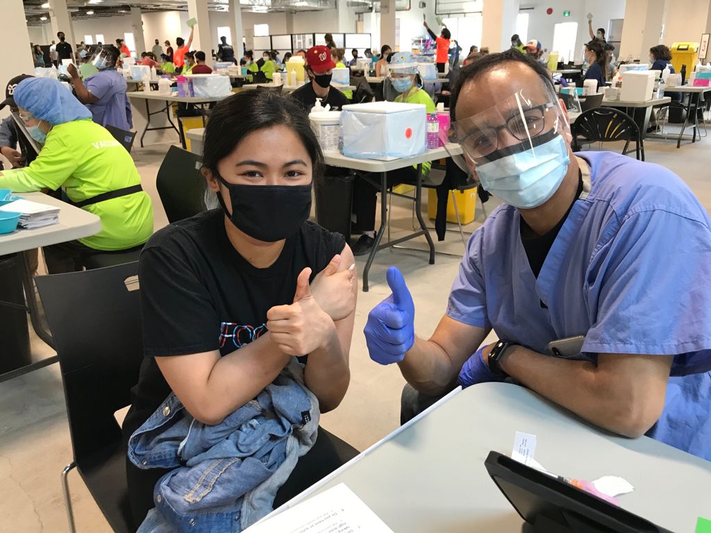 Hey #EastToronto – our Thorncliffe Park Community Hub clinic at 45 Overlea Blvd. is accepting walk-ins for #COVID19 vaccines for ages 5+ in any “M” postal code. Walk-ins are available every day from 9 a.m. - 7 p.m. with 50 slots/hour. Please dress appropriately for the weather!❄️