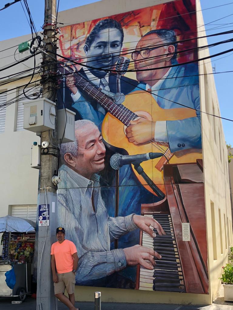Y siempre música. Mural dedicado al barítono Eduardo Brito, al mago de la  media voz Juan Lockward, y al maestro Rafael Solano, tres glorias  puertoplateñas. #OnTheRoad