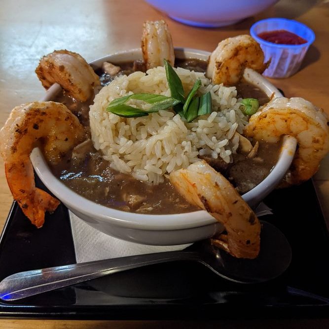 Warm up at Wet Willie's with our famous Gumbo! 
Made with andouille sausage, bell pepper gravy, celery, chicken, and rice. See you at lunch!