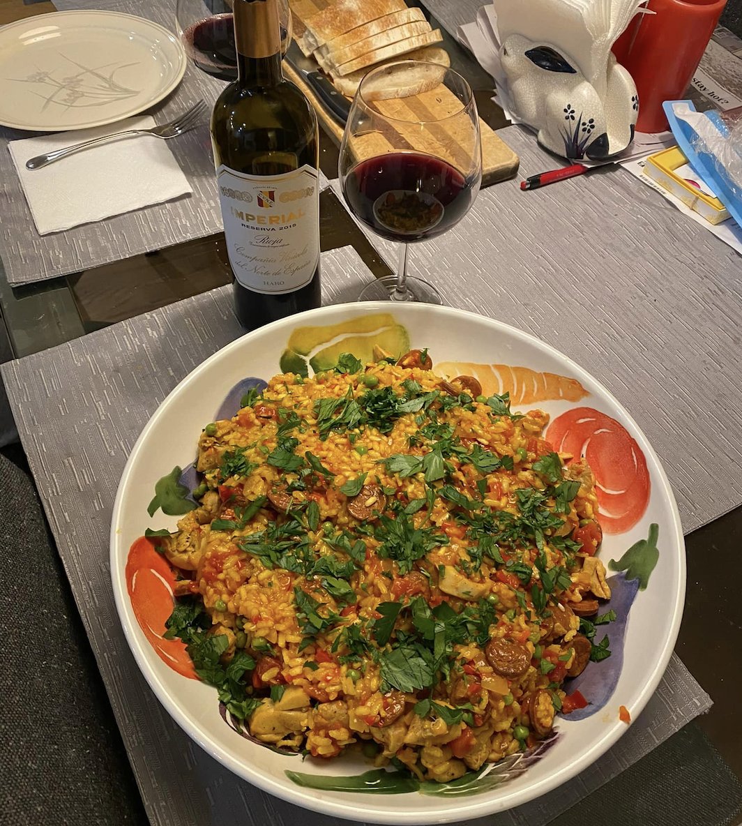 BinEndsWine's tweet photo. Rich, our Needham store manager regularly puts us to shame with his cooking. His paella, paired with the 2015 Cune Rioja Reserva, looks mouthwateringly delicious - FAB wine choice, too! #whereismydinnerinvitation #cookforme #invitemetodinner https://t.co/Eh9lcGn8y8