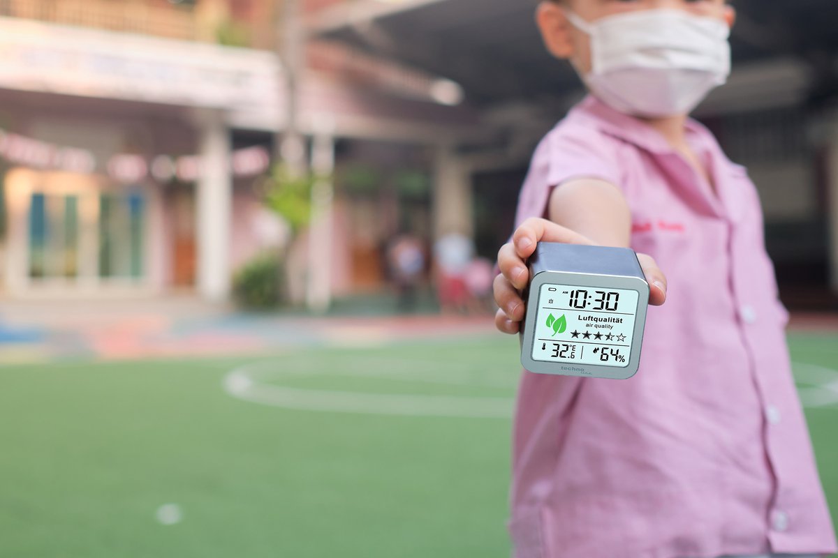 Après une phase d’expérimentation de capteurs de CO2 dans 2 écoles élémentaires &amp; 2 crèches en 2021, la Ville a installé 320 capteurs indépendants &amp; 33 capteurs connectés dans les établissements scolaires de Mérignac. Leur déploiement dans les crèches municipales est en cours. 🏫