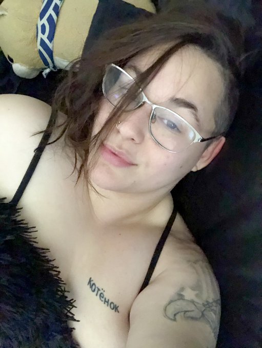 Is this what happens when you go to bed at 7pm? You wake up looking kinda hot? https://t.co/99Wg7uH9<a href="/tag/twitch"class="tags"><span>#twitch</span></a><a href="/tag/sexed"class="tags"><span>#sexed</span></a>