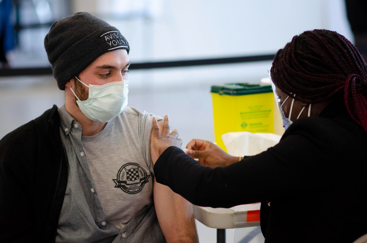 HealthPROCanada's tweet photo. #ICYMI, last Thursday HealthPRO hosted a vaccine clinic for staff and local residents to do our part in the fight against COVID-19!

#HealthPROboosted #covid19vaccinations https://t.co/NbLJvclOMK