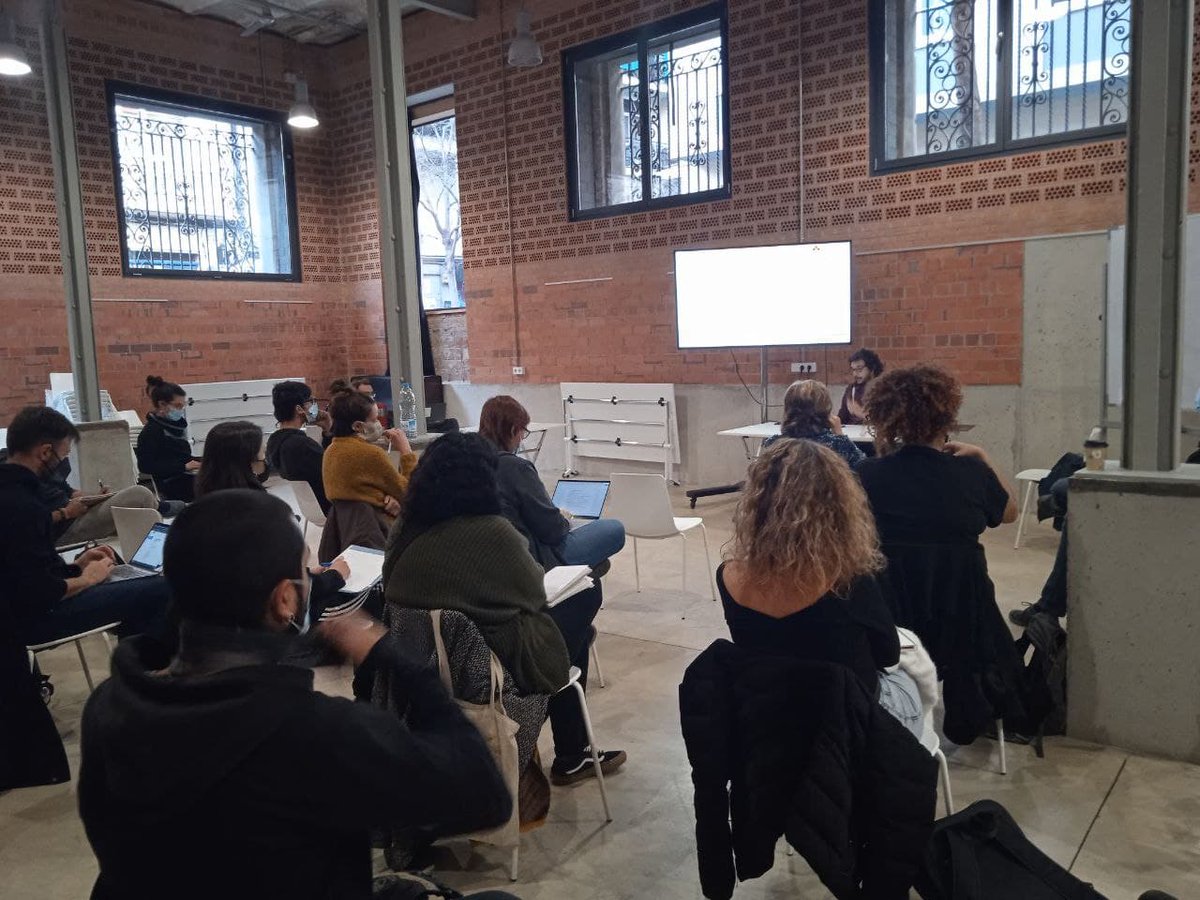 ciutatinvisible's tweet photo. "És molt difícil aconseguir transparència o democràcia en les entitats financeres capitalistes. En canvi, des del sistema financer ètic i solidari primem precisament la construcció de la sobirania financera col·lectiva".
Xavi Teis @Coop57Catalunya #PostgrauESS @XES_cat https://t.co/q4hVtnRdQh