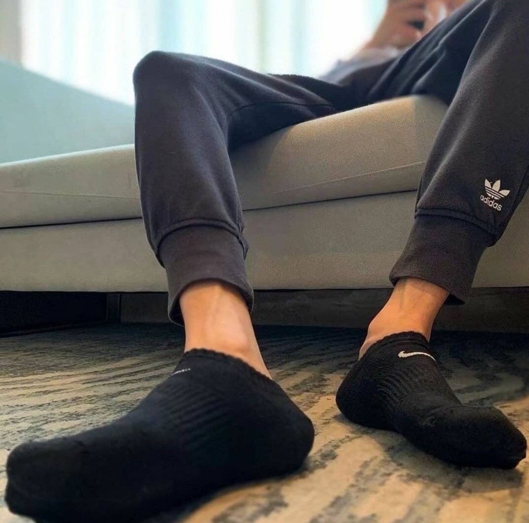 malefeet06's tweet photo. Do you like black or white??😈 https://t.co/kSTvMprAeK