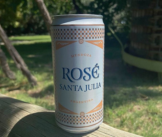 <a href="/SantaJuliaARG/">Bodega Santa Julia</a> suma una nueva opción en lata, especialmente pensado para disfrutar en este verano:bit.ly/3nSSpVV