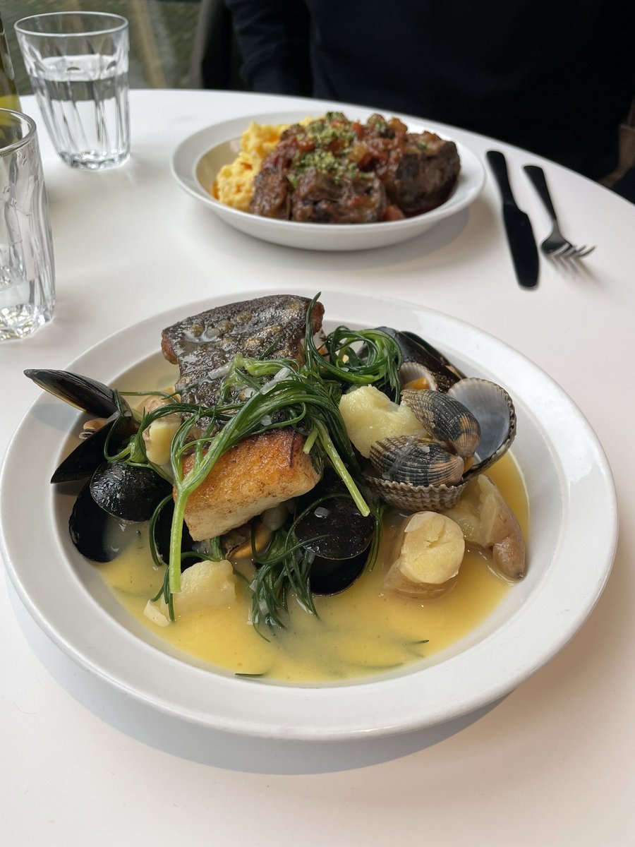 camjwall's tweet photo. Lovely lunch and visit to the @GardenMuseumLDN https://t.co/aEJi2Nfb57
