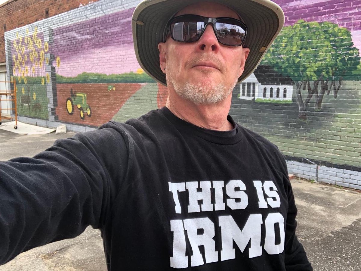 IrmoHigh's tweet photo. Visual Arts teacher Mr. Kevin Pettit has painted a mural in Elloree, SC! When you go see it, post a pic below!
Mr. Pettit teaches Visual Art, Drawing, Painting, Ceramics, Public Art, & International Baccalaureate Visual Art.
#ThisIsIRMO #IrmoStrong #IrmoMagnet https://t.co/Ku7jFORG2N