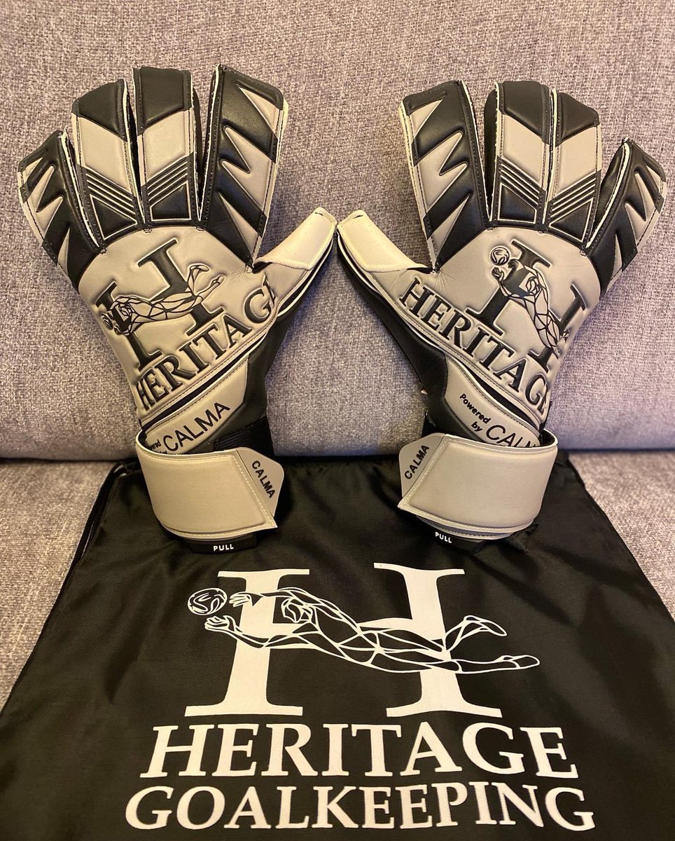 🧤🧤Glove Delivery Day at Heritage HQ 🧤🧤.

The glove features:

- New improved Wiselock long strap Technology 

- 4mm Quartz + palm 

- Genuflect Cut

- FlexSmart Embossing

- Micromesh Lining.

Available direct from me in sizes 4 to 10 glove fits true to size . #heritagegk