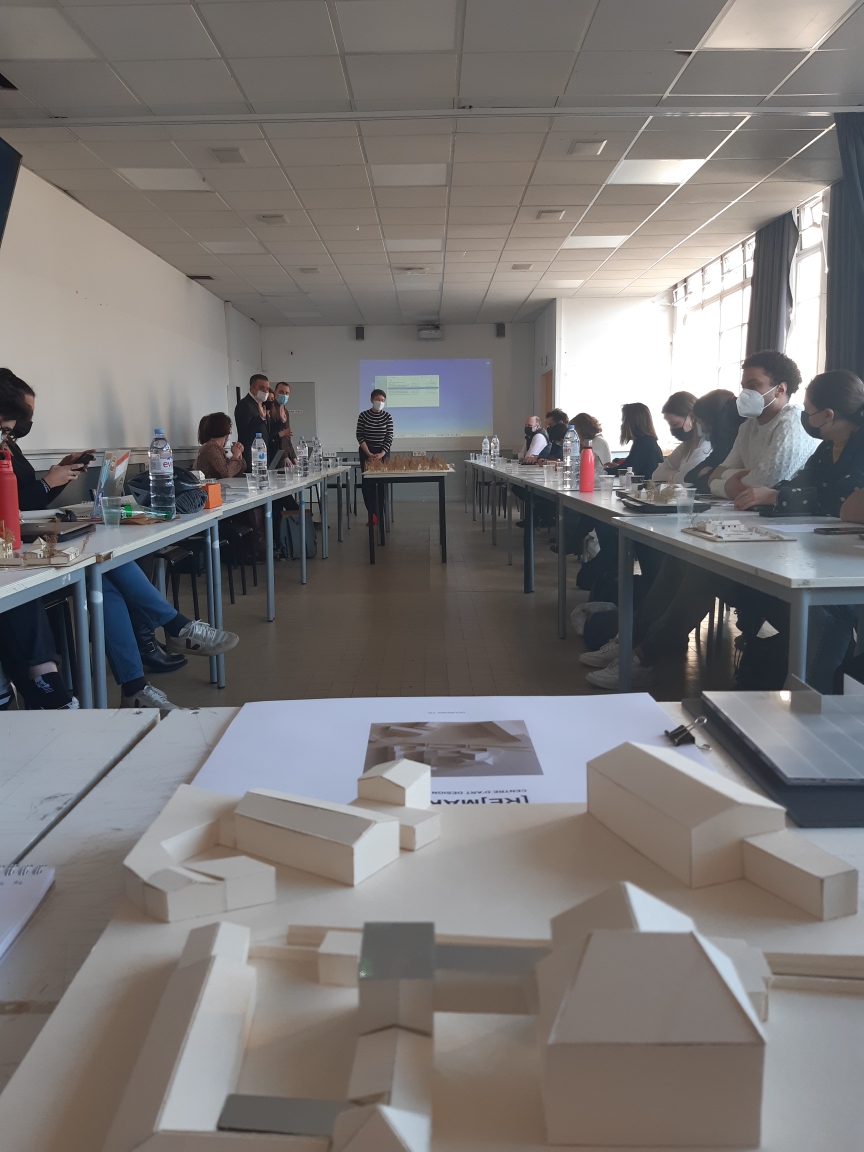 C’est le jour du rendu final pour les étudiants de l'@ENSAPM Présentation des 9 projets autour de la maison Lejars-Rouillon <a href="/VilledeDourdan/">#Dourdan</a> avec le maire <a href="/PaoloDeCarvalh2/">Paolo De Carvalho</a> de nombreux représentants de la commune, <a href="/EnsaPvds/">ENSA ParisValdeSeine</a> CAUE91 #JoanneVajda #PhilippeSimon #VivianeAndré <a href="/oclodong/">Olivier Clodong</a>