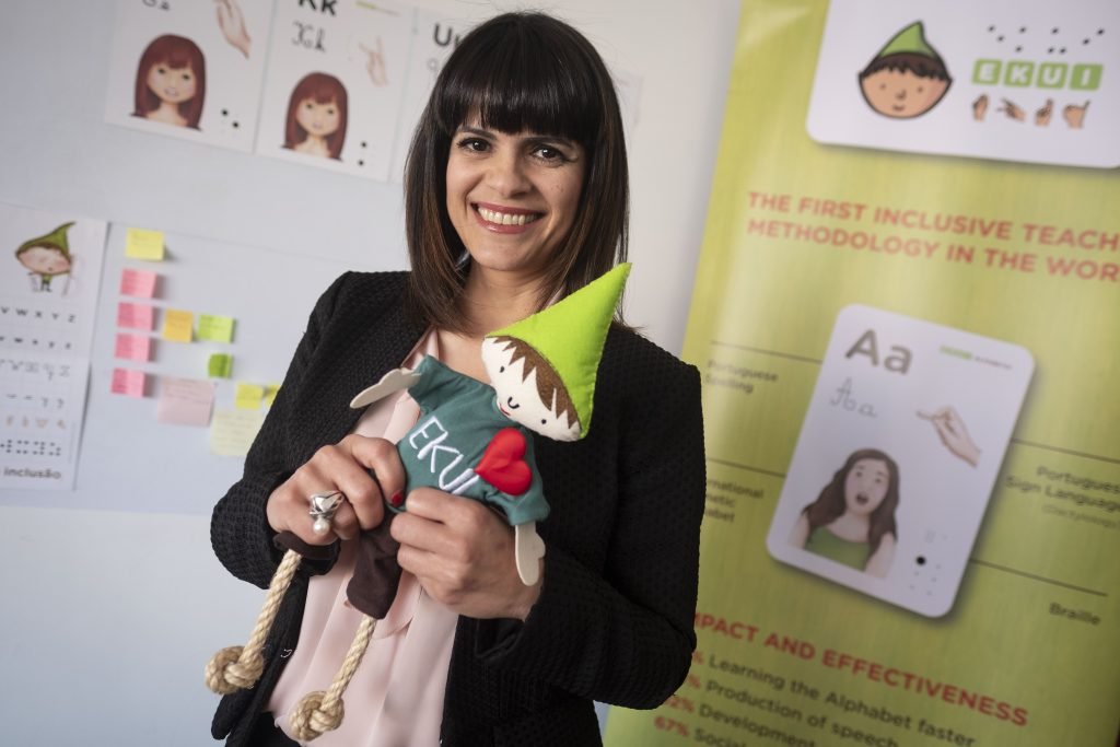 soziableES's tweet photo. “Sentí el dolor de millones de personas que se enfrentan a diario a barreras en el #aprendizaje y la #inclusión pasó a ser mi propósito de vida”.
🎙️ Entrevistamos a Celmira Macedo, creadora de la metodología #EKUI.
https://t.co/tIzxckvxIJ https://t.co/LL7SzBA7Ov
