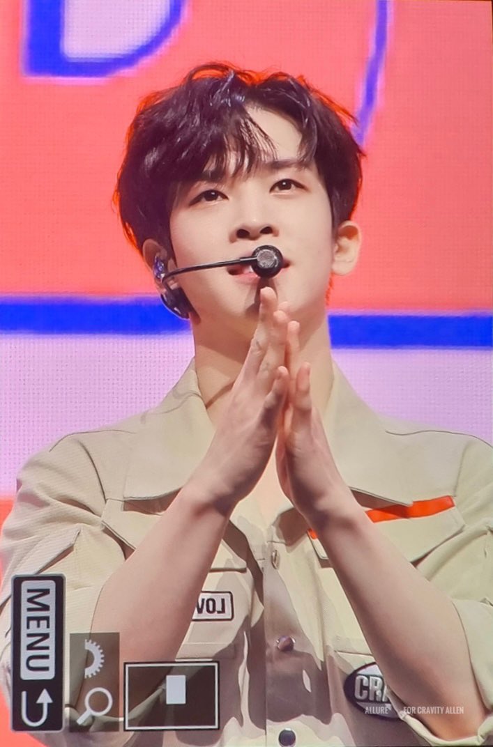 so Allen suggested they make his white shirt a croptop but instead he just decided not to wear one 😭😭