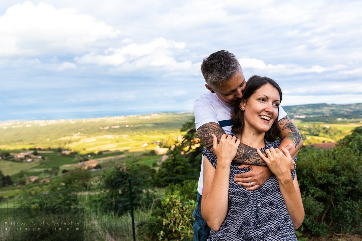Un soir d'été, le grand air, l'horizon lointain et ces deux-là qui s'aiment ❤️ L'amour is in the air !⁠
⁠
Vous souhaitez vivre l'expérience unique d'une séance photo à deux ? Contactez-moi et nous discuterons de votre projet, de vos envies et de ce qui vous anime !...